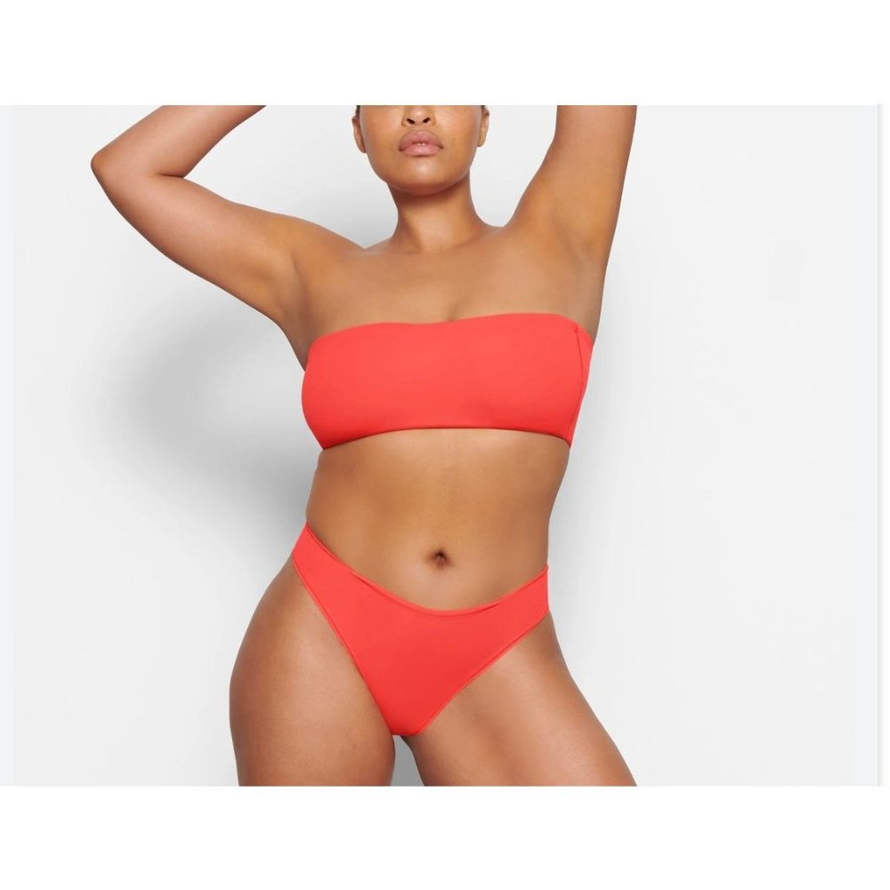 NWT SKIMS FITS EVERYBODY BANDEAU BRA IN NECTARINE SZ XS